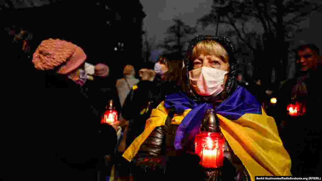 На Алеї Героїв Небесної сотні відбулась також панахида за тими, хто загинув під час Революції гідності