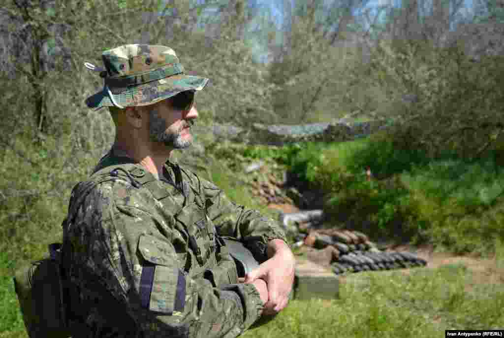 Командир зведеного загону розмінування Національної гвардії України на позивний &laquo;Вест&raquo; зазначає, що особливістю розмінування Херсонської області є акцент на очищені забруднених земель сільськогосподарського призначення