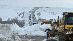 Затор из-за снегопада на трассе М-4 "Дон"