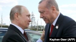 Türkiyə və Rusiya prezidentləri Rəcəb Tayyib Ərdoğan və Vladimir Putin (Arxiv fotosu)