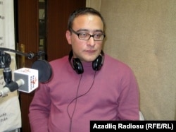 Əli Əkbər Azadlıq Radiosunun efirində, 2010