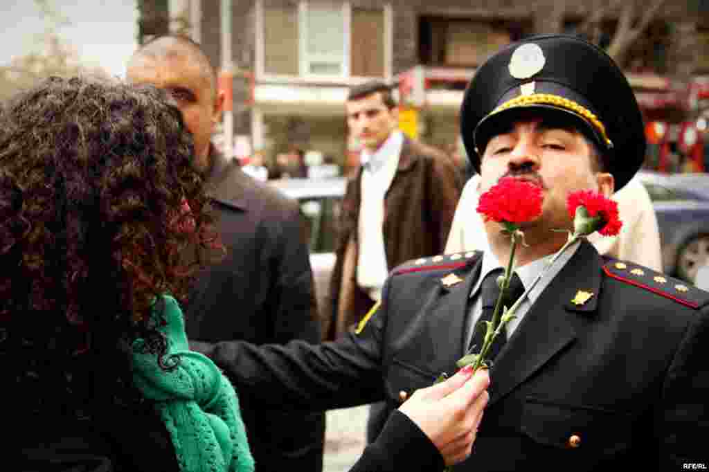 10 Dekabr dünyada İnsan Haqları Günüdür #2