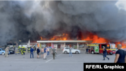 Пожар в торговом центре в Кременчуге после российского удара, 27 июня 2022 года