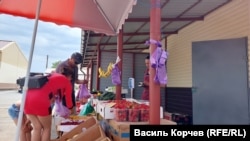 Херсонська сільгосппродукція на ринку в Керчі під час повномасштабної війни Росії проти України, 31 травня 2022 року