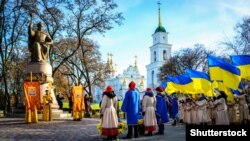 Урочисте зібрання біля пам'ятника гетьману Івану Мазепі в пам'ять борців за свободу. Полтава, 21 листопада 2016 року