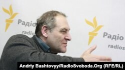 Євген Захаров вважає, що через порушеня прав людини, гальмування судової реформи і відсутність боротьби з корупцією Україна втрачає авторитет в очах Заходу