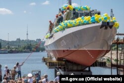 Спуск на воду бронекатера «Гюрза-М». Фото Міністерства оборони України