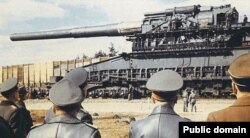 800-мм залізничне знаряддя «Schwerer Gustav», більш відоме як «Дора», 1941 р