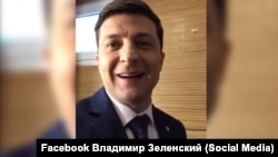 При цьому він ніяк не прокоментував інформацію щодо кіпрської фірми, через яку йому і його бізнес-партнерам належать кінокомпанії в Росії