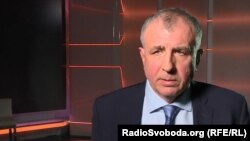 Олександр Левченко, заступник постійного представника президента України в АРК (2006-2007 роки), надзвичайний та повноважний посол України у Хорватії та Боснії і Герцеговині (2010-2017 роки)