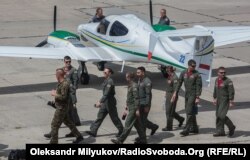 Жінки в екіпажі P-8 Poseidon. На «Сі Бризі-2017» в липні американський патрульний протичовновий літак вперше піднявся в українське небо.