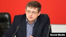 Володимир Бобков, голова «комітету» з освіти, науки, молодіжної політики і спорту «Держради» Криму