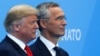 Prezident Donald Trump (solda) və NATO-nun baş katibi Jens Stoltenberg 