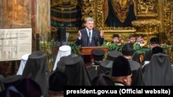 Президент України Петро Порошенко звертається до ієрархів під час Об'єднавчого собору. Київ, 15 грудня 2018 року