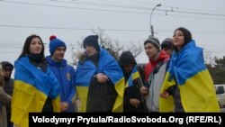 Окупація та опір. Хроніки: У Криму мітингували за звільнення викрадених активістів і проти приєднання до Росії (фотогалерея)