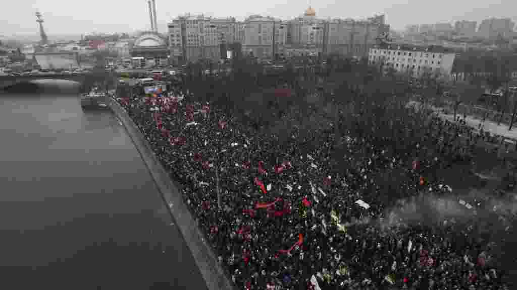 Moskvada Bolotnaya meydanında etiraz aksiyası, 10 dekabr 2011