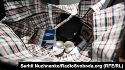 Сім «валіз» із особистими речами кримчан, які залишили півострів (фотогалерея)