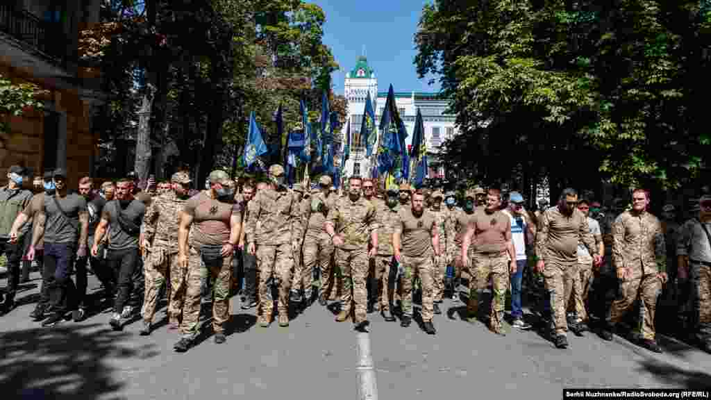 Акція &laquo;Зупинимо капітуляцію!&raquo; організована низкою громадських організацій, у тому числі праворадикальною організацією &laquo;Національний корпус&raquo;