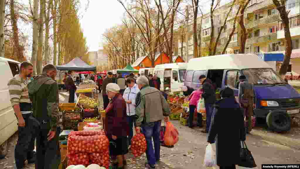 На вулиці Сопіна відкрився сільськогосподарський ярмарок