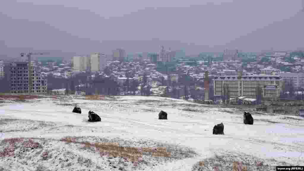 Краєвид на центр міста з Петровських скель