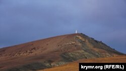 «Крилата» гора Клементьєва з траси Феодосія – Коктебель