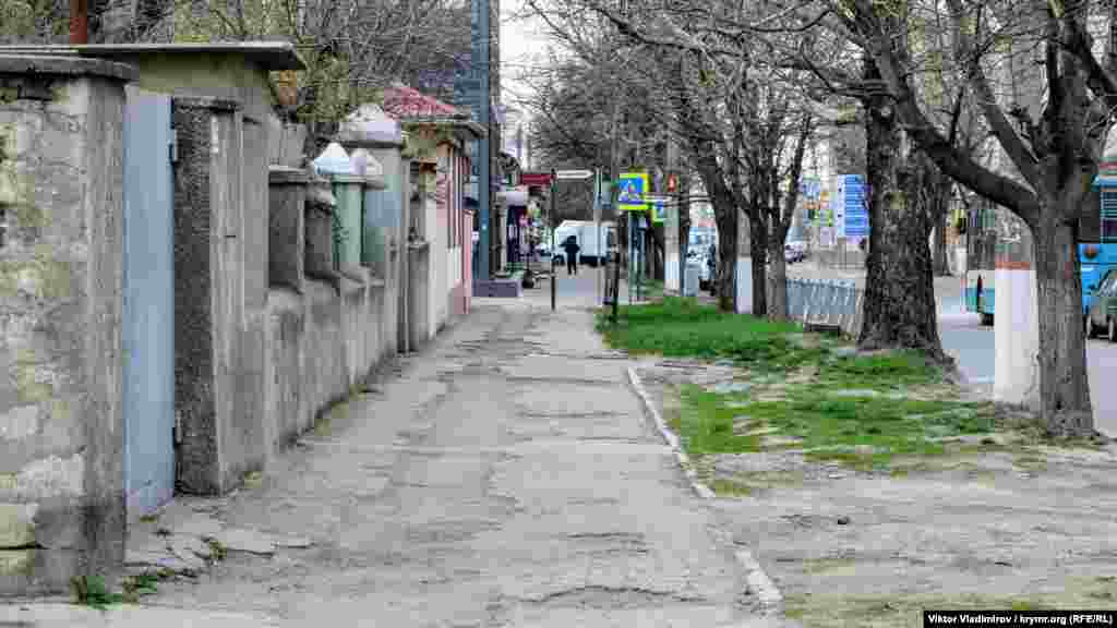 У вихідні дні на вулиці дуже мало людей