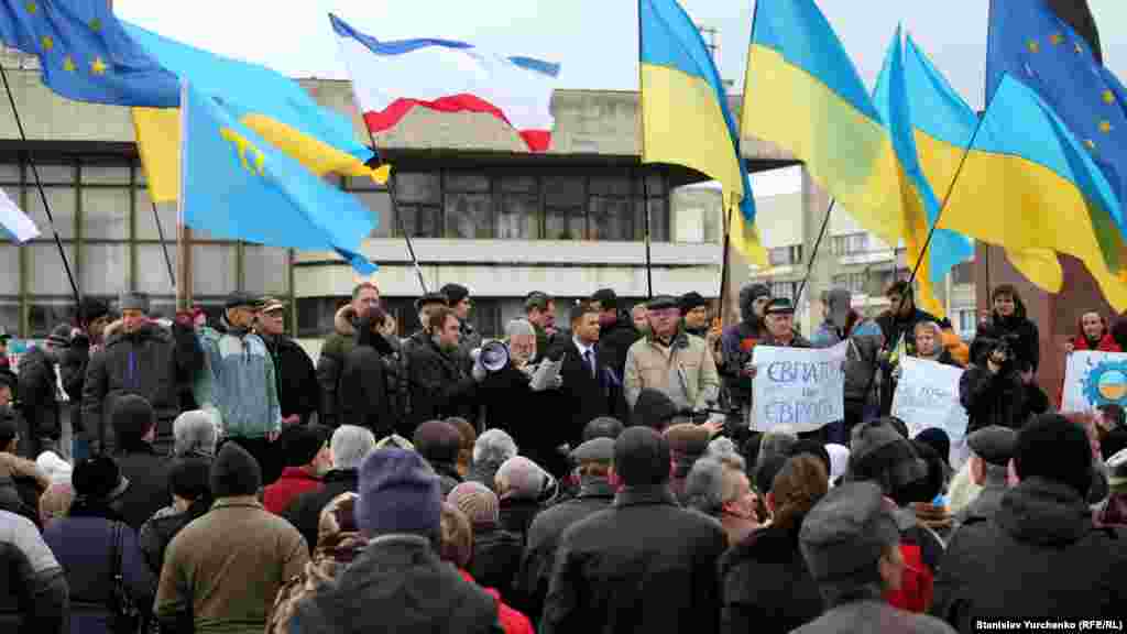 На Євромайдан у Сімферополі приїжджали кримчани з усіх куточків півострова. У тому числі і Євпаторії