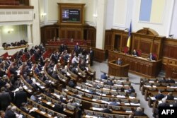 Депутати українського парламенту на засіданні, присвяченому голосуванню щодо створення нової Національної гвардії. Київ, 13 березня 2014 року. Ілюстраційне фото