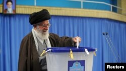 Ali dini lider Ali Khamenei Tehranda səs verir - 26 fevral 2016