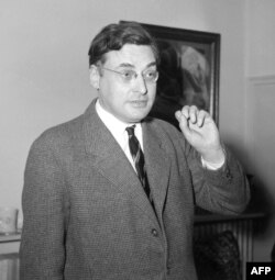 Raymond Queneau, 1951