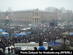 Майданға жиналған халық. Украина, Киев, 9 ақпан 2014 жыл. (Көрнекі сурет)