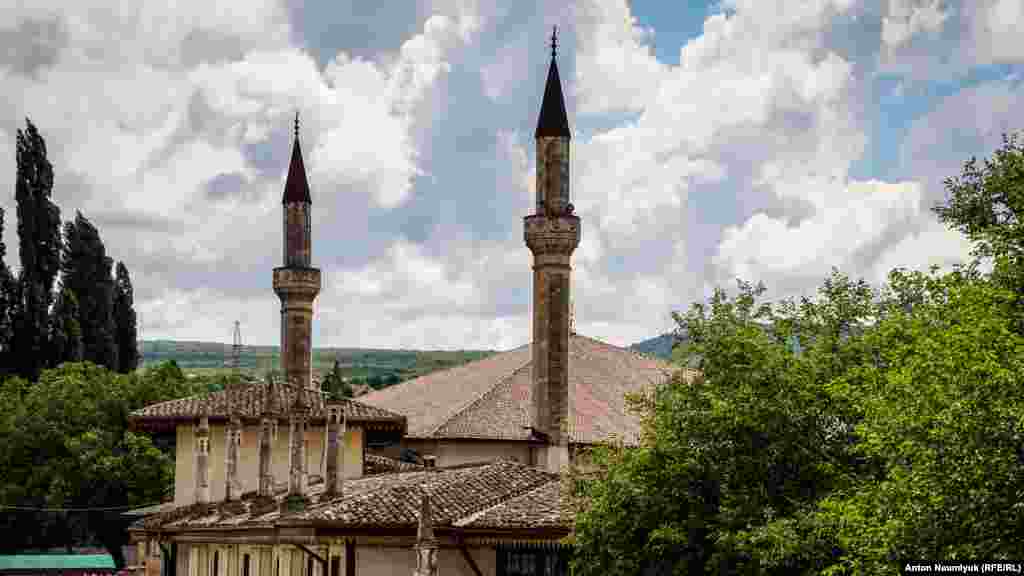 Мінарети. Північний фасад Ханського палацу