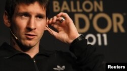 Leo Messi "FIFA Men's World Player of the Year 2011" mükafatının təqdimetmə mərasimində, Sürix, 9 yanvar 2012