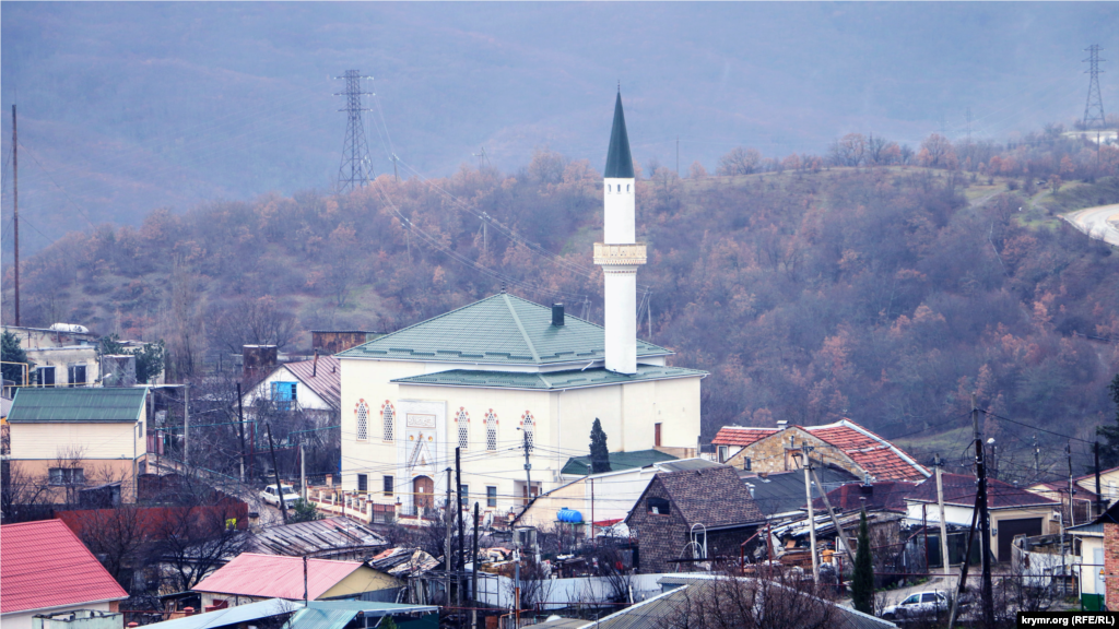 Соборна мечеть Корбек джамі в селі Ізобільному під Алуштою