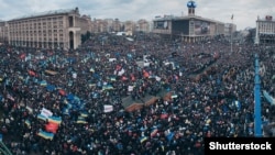 Майдан Незалежності. 1 грудня 2013 року