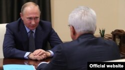 Встреча президента Владимира Путина с врио главы Дагестана Владимиром Васильевым