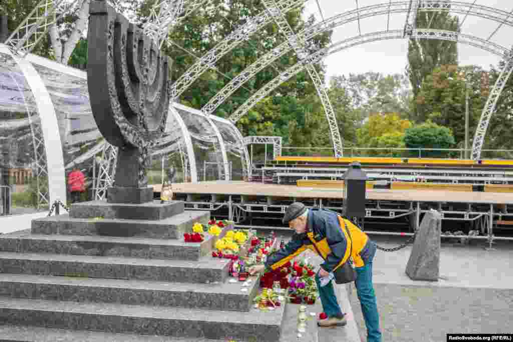 Раніше цього місяця в Міністерстві соціальної політики повідомили, що уряд ухвалив постанову про призначення і виплати довічних державних стипендій для громадян України, які рятували євреїв на території України під час Голокосту у роки Другої світової війни