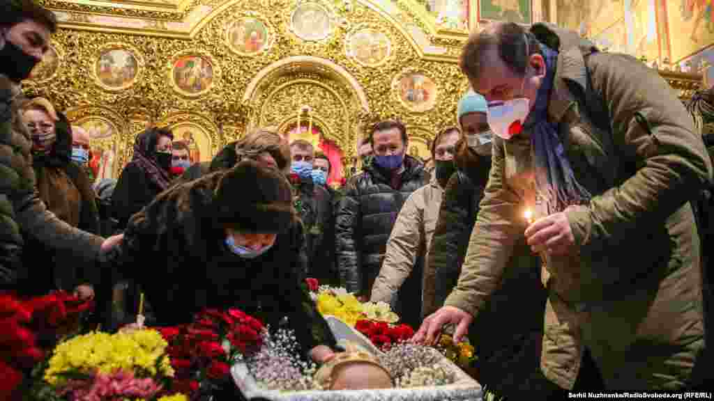 Сергій Проскурня &ndash; український театральний режисер, продюсер, лауреат премій Національної спілки театральних діячів України &laquo;Експеримент&raquo; й імені Сергія Данченка